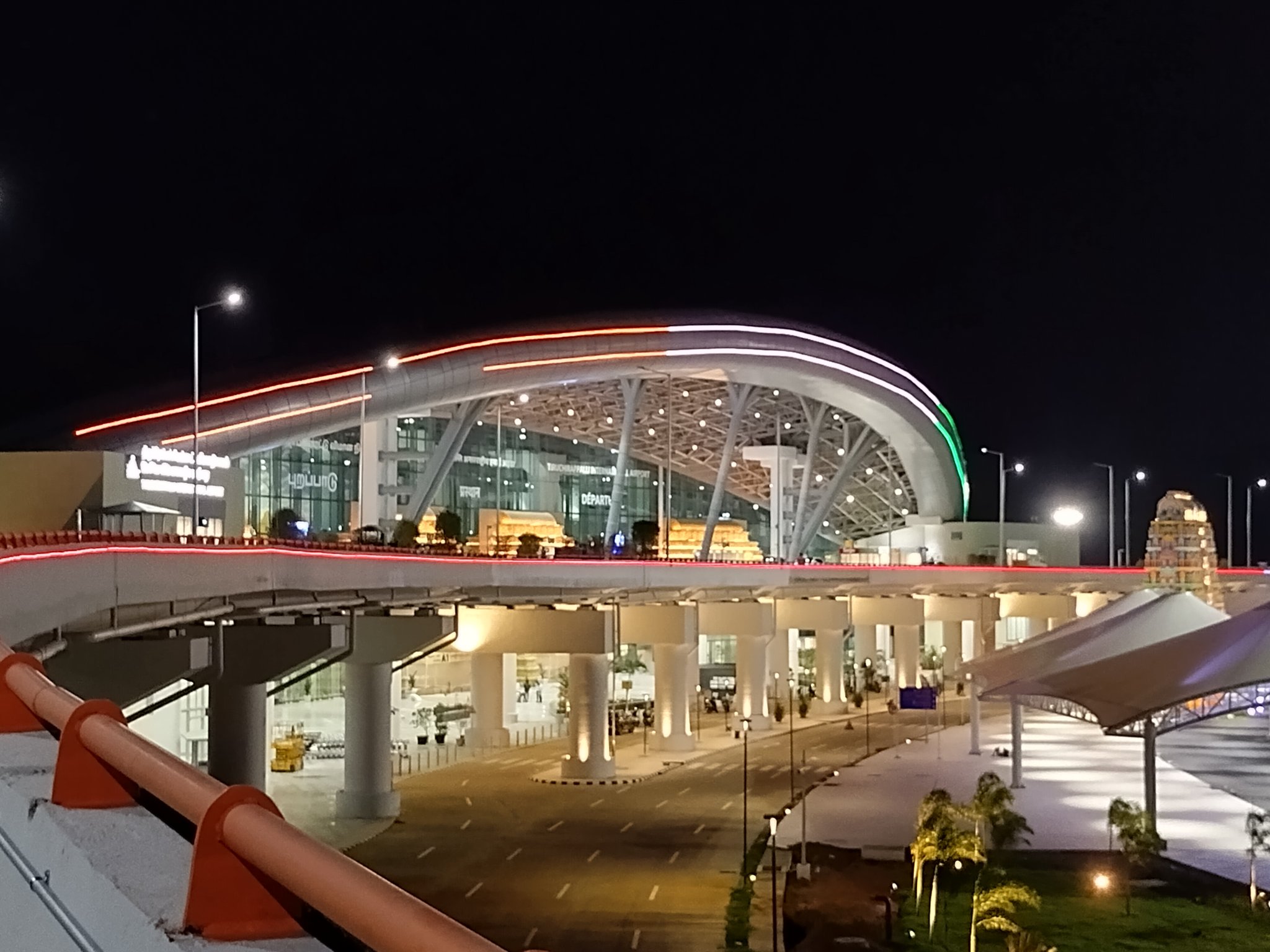 அமிர்தசரஸ், வாரணாசி, ராய்ப்பூர் - திருச்சி விமான நிலையம் மார்ச் 2026க்குள் தனியார்மயமாக்கப்படும்.